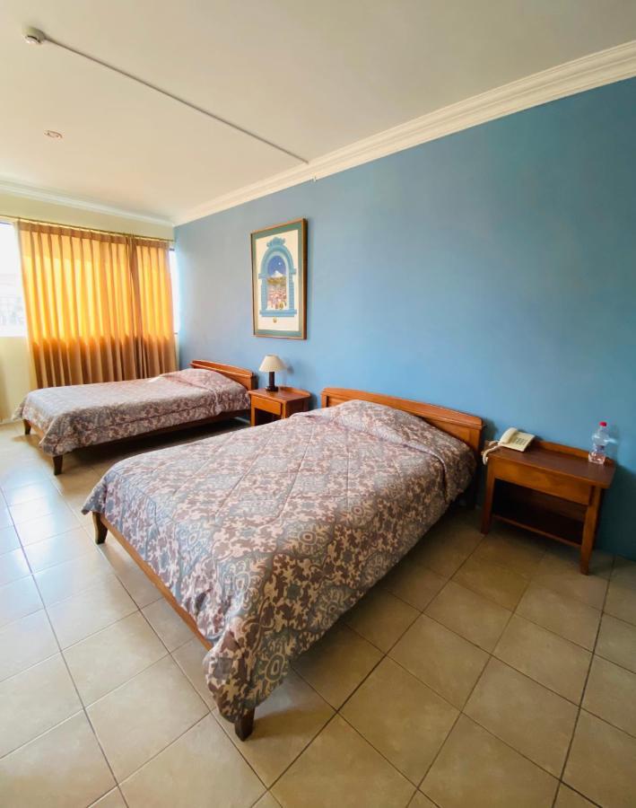 Hostal Solar Del Puerto Machala Ngoại thất bức ảnh